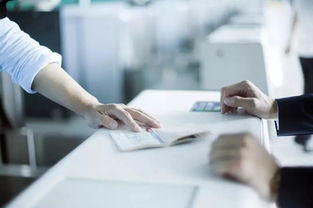 上海居轉(zhuǎn)戶政策2020年到期？詳細辦理流程與科技中介服務(wù)全解析